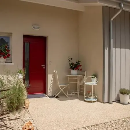 Maison De Chaleureuse A 600mdu Bassin Дом отдыха *