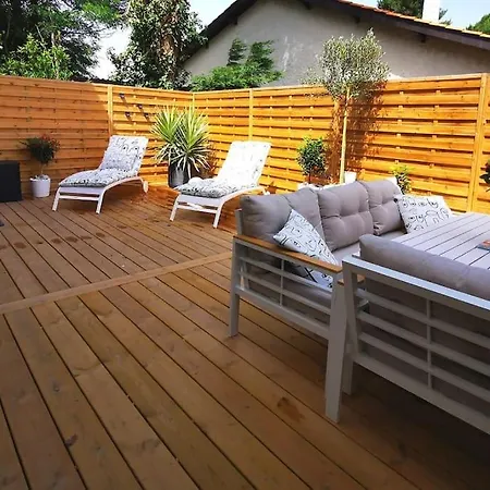 Maison De Chaleureuse A 600mdu Bassin Дом отдыха *