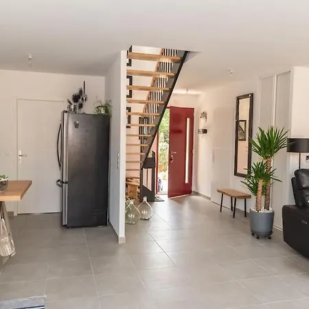 Maison De Chaleureuse A 600mdu Bassin