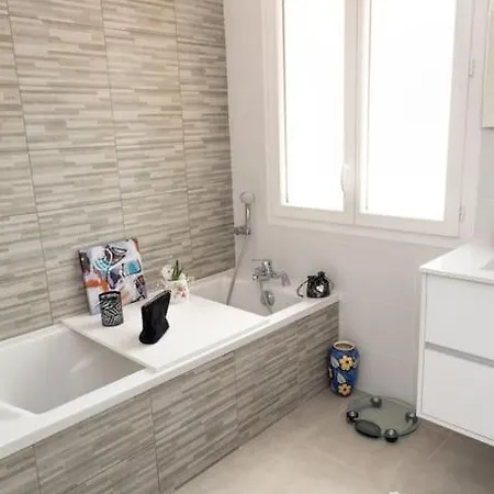 Maison De Chaleureuse A 600mdu Bassin *